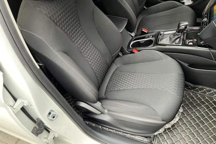 Used Roewe i5 2019 1.5L Automatic 4G Connected Langyue Edition
