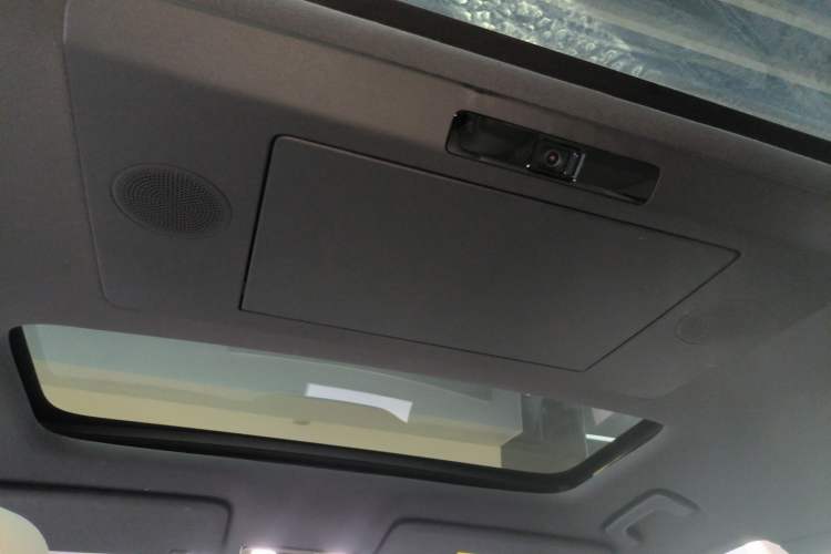 Used Li Auto L8 2025 Ultra Smart Refreshed Edition
