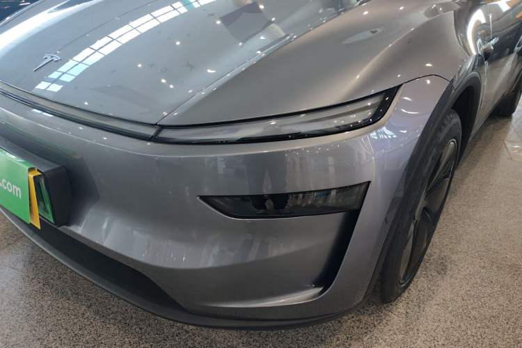 Used Tesla Model Y 2025 Rear-Wheel-Drive Version