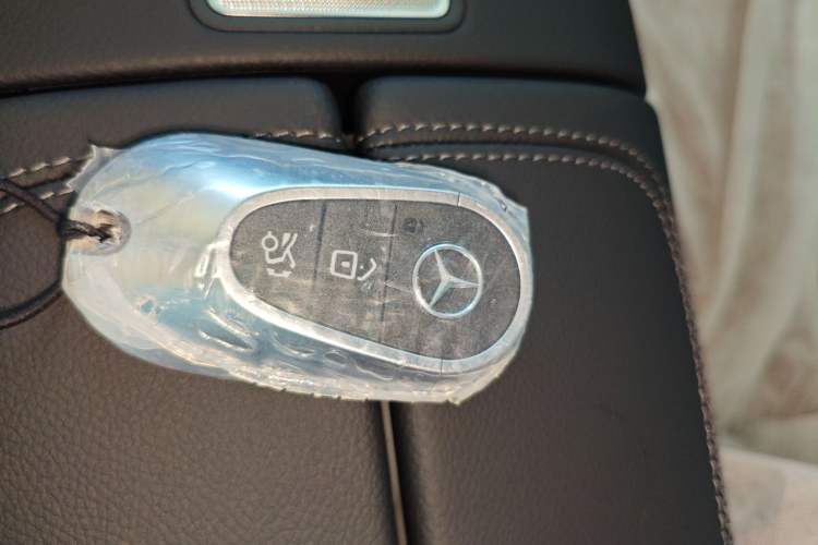 Used Mercedes-Benz E-Class 2025 Facelift E 300 L Luxury Edition
