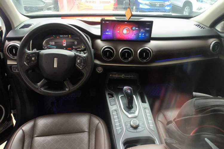 Used Wey VV6 2021 2.0T Two-Wheel Drive Smart Plus
