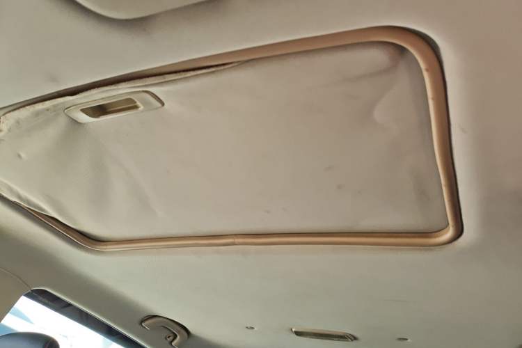 Used Baojun 560 2015 1.8L Manual Luxury Model
