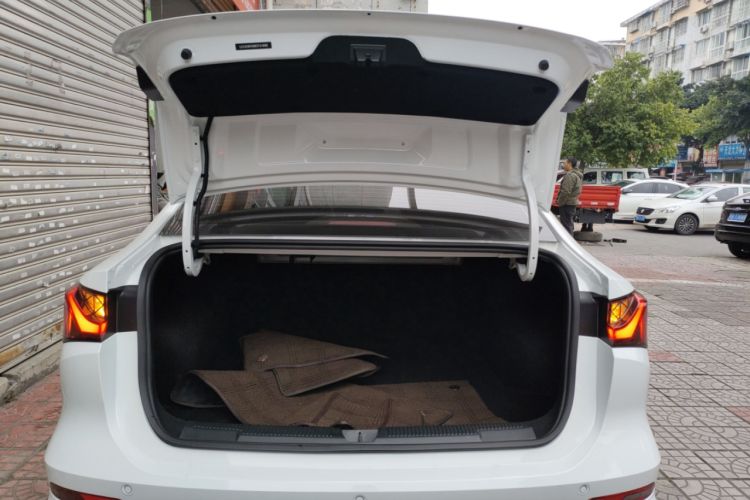 Used Roewe i5 2023 1.5L CVT Luxury Edition
