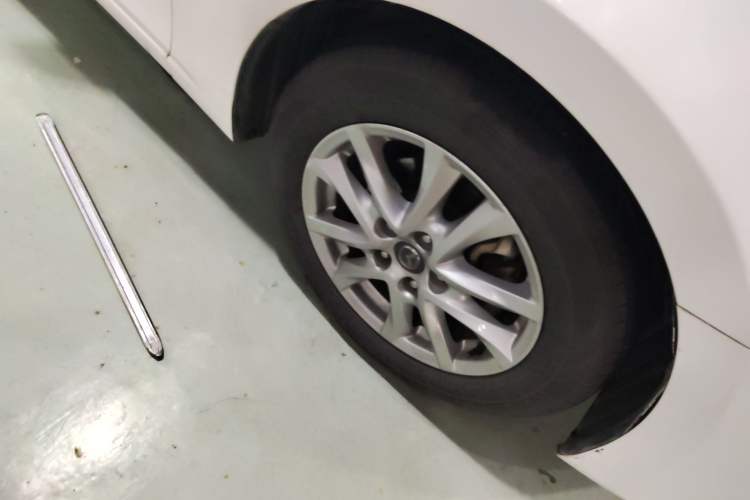 Used Mazda Mazda 3 Axela 2016 Sedan 1.5L Automatic Luxury Model
