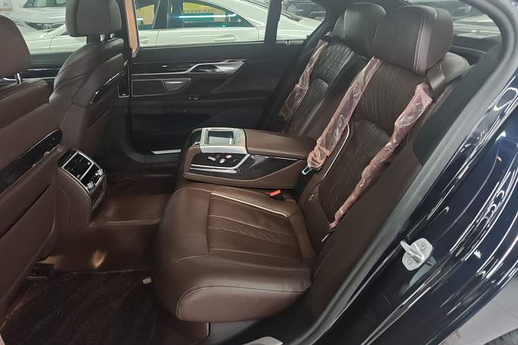 Used BMW 7 Series 2021 730Li M Sport Package
