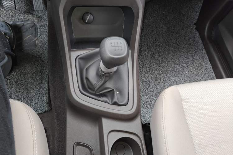 Used Wuling Hongguang V 2022 1.5L Jingqu Edition Electric-Assist LAR
