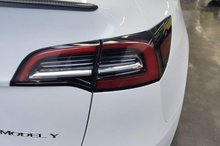 Used Tesla Model Y 2021 Standard Range Rear-Wheel Drive Version