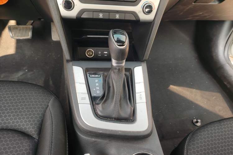 Used Hyundai Elantra 2016 1.6L Automatic ZhiXuan – Elite Version