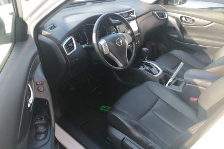 Used Nissan X-Trail 2015 2.0L CVT Comfort MAX Edition 2WD
