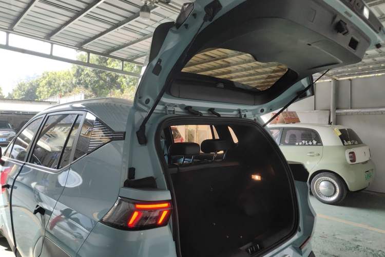 Used AION Y 2022 Plus 70 Tech Edition