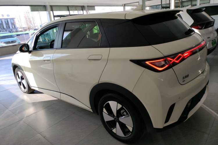 Used BYD Dolphin 2023 420 km Fashion Edition
