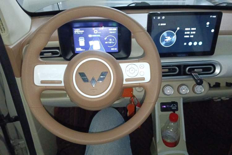 Used Wuling Hongguang MINIEV 2024 3rd Generation 215km Youth Edition
