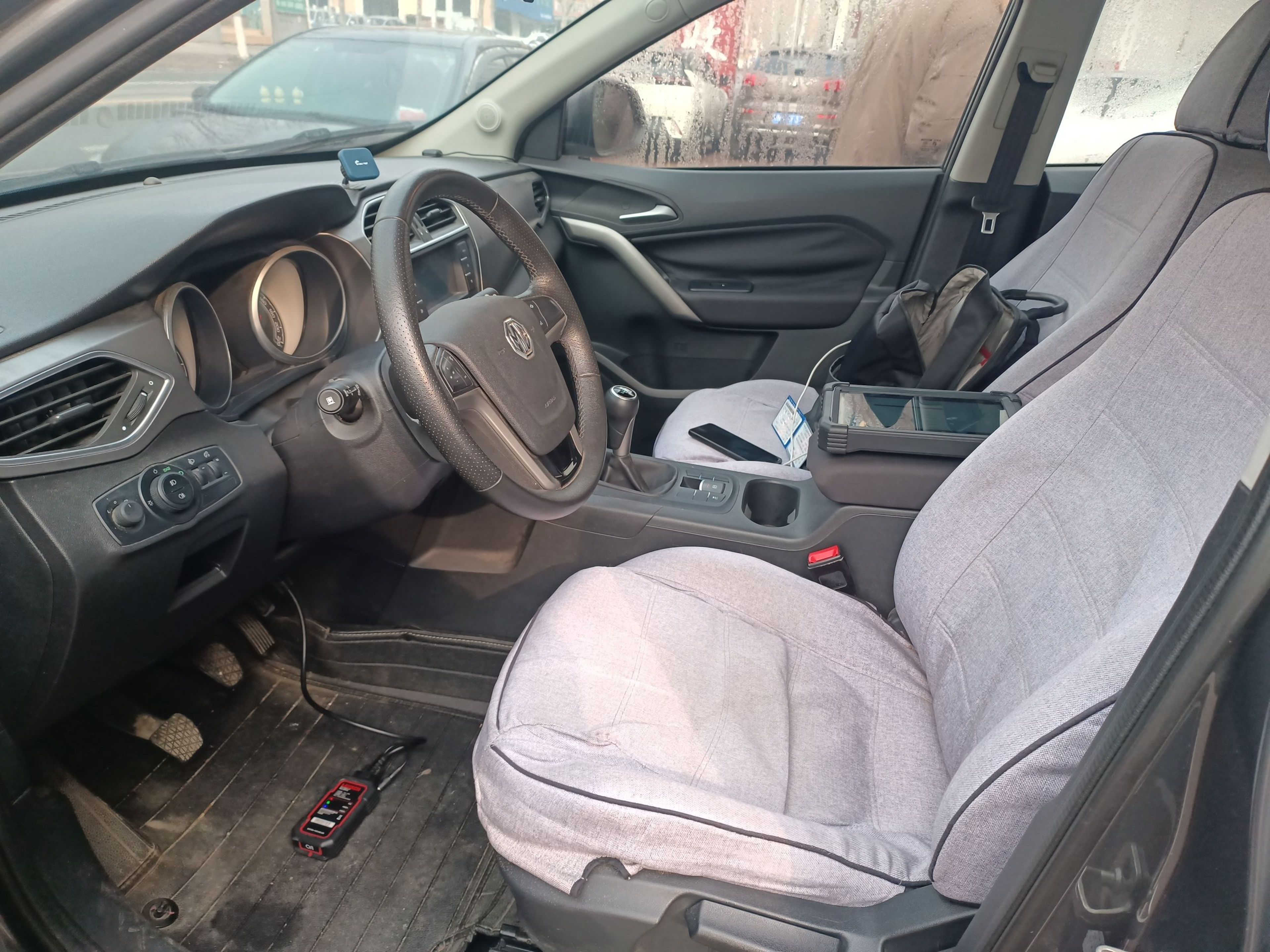 Переднее сиденье в автомобиле