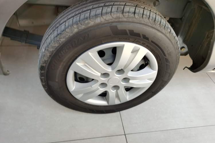 Used FORTHING Lingzhi 2023 M5 1.6L Practical Model 5 Seats
