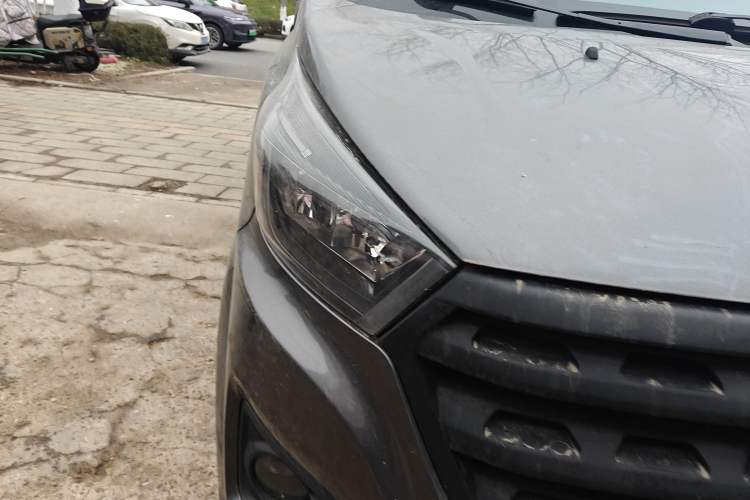 Used Jinbei Gold Hiace 2021 1.5L Passenger Van Travel Lion 6-Seater
