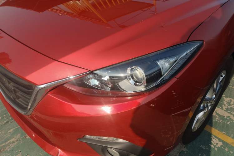 Used Mazda Mazda 3 Axela 2016 Sedan 1.5L Automatic Luxury Model
