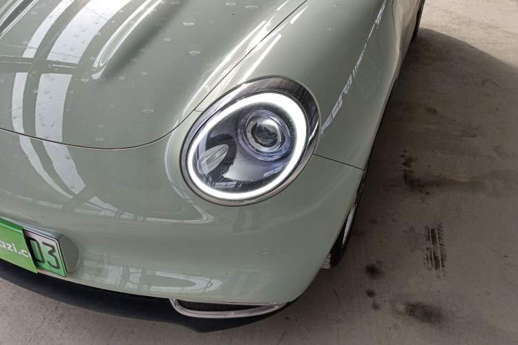 Used ORA Good Cat 2022 Morandi Edition 400km Standard Range Premium Version Lithium-Ion Battery