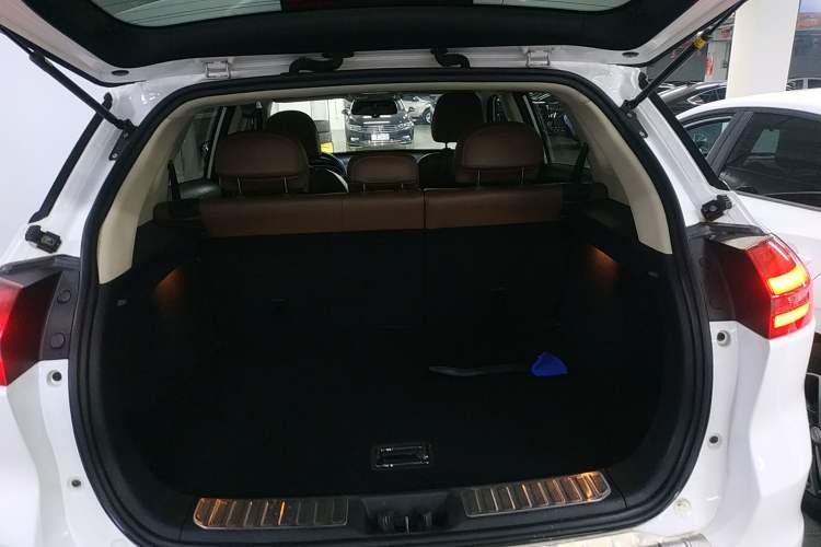 Used Geely Auto Emgrand X7 Sport 2016 1.8TD Automatic ZhiZun Version
