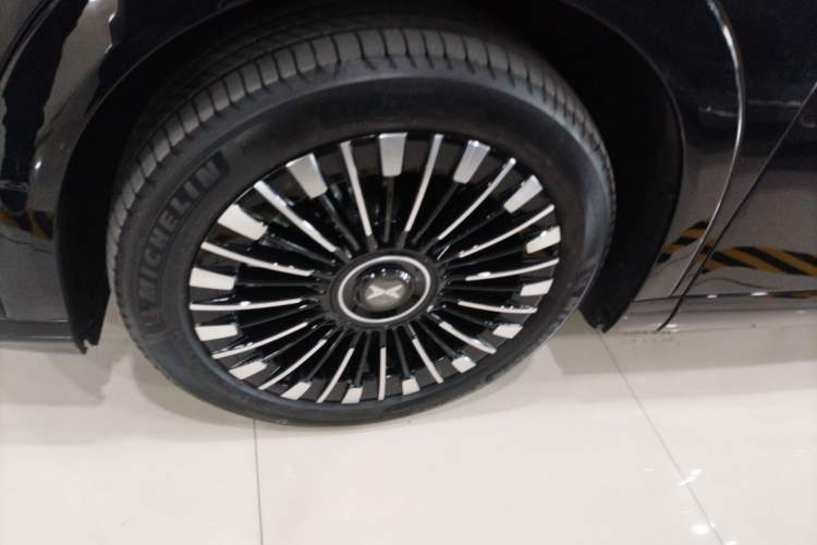 Used XPeng X9 2025 740 Ultra-Long Range Max