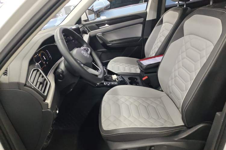 Used Volkswagen Tayron 2024 300TSI Two-Wheel-Drive Luxury Plus Advanced Version
