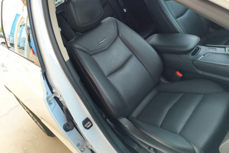 Used Cadillac XT5 2018 28T Four-Wheel Drive Luxury Model
