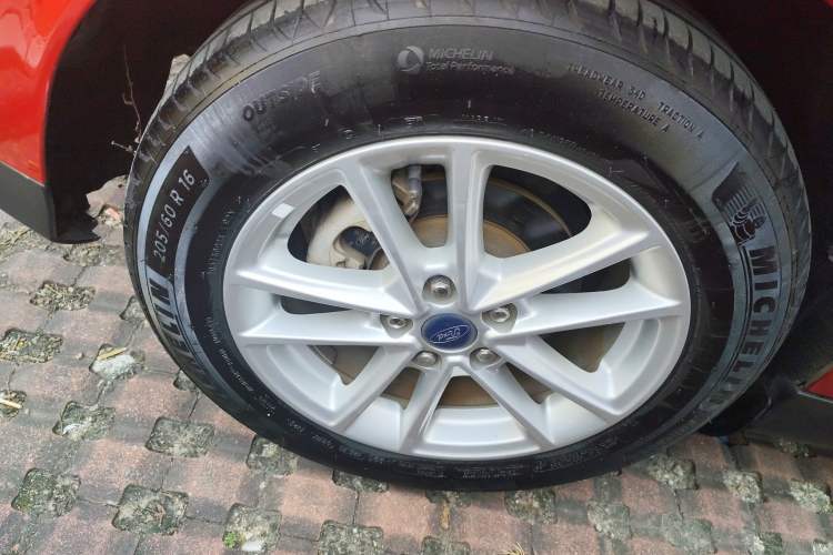 Used Ford Focus 2017 Hatchback 1.6L Automatic Fashion Edition Smart Drive Version