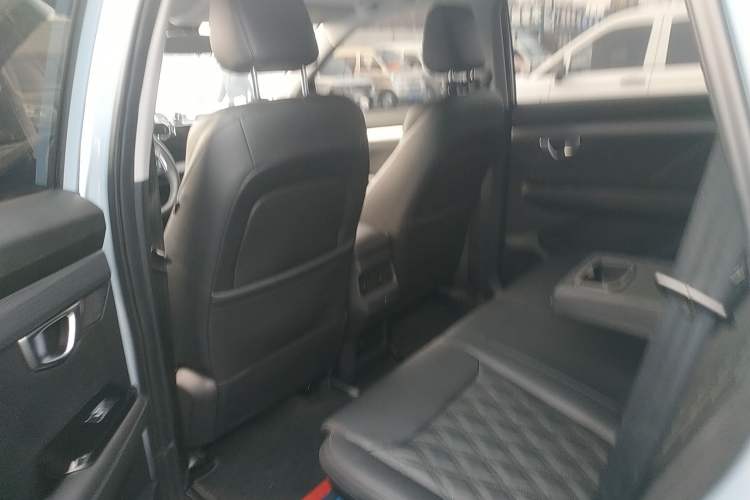 Used Wuling Asta 2022 2.0L DHT Electric-Speed Version
