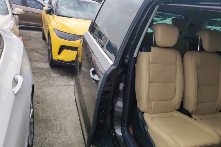 Used Volkswagen Sharan 2014 2.0 TSI Standard Model
