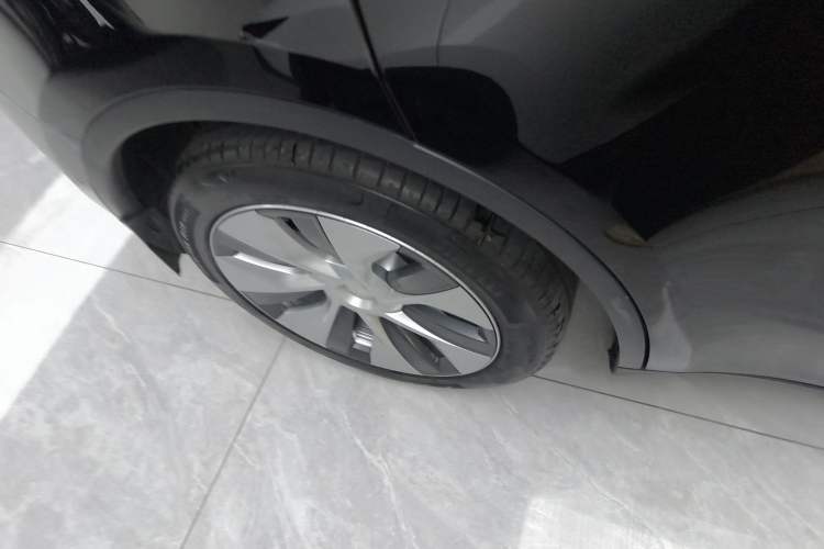 Used Tesla Model Y 2021 Long-Range All-Wheel-Drive Version 3D7
