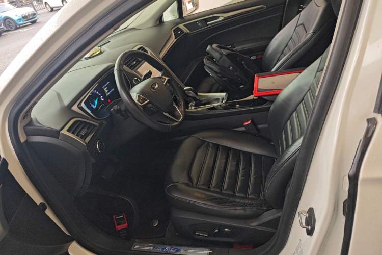 Used Ford Mondeo 2013 2.0L GTDi 200 Luxury Model
