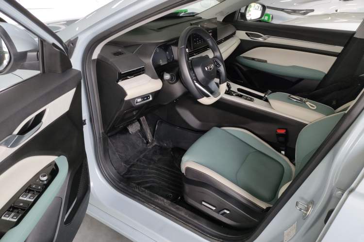 Used Geely Auto Emgrand L HiP 2022 1.5TD-DHT Pro 100KM Super Swift
