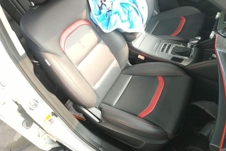 Used Changan CS55 2018 1.5T Automatic Colorful Edition China V Standard
