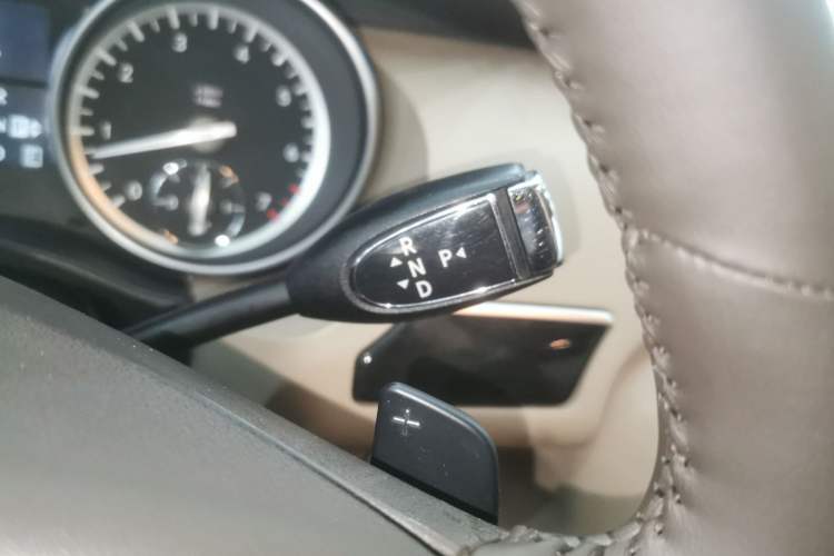 Used Mercedes-Benz R-Class 2017 R 320 4MATIC Business Edition Prestige Model
