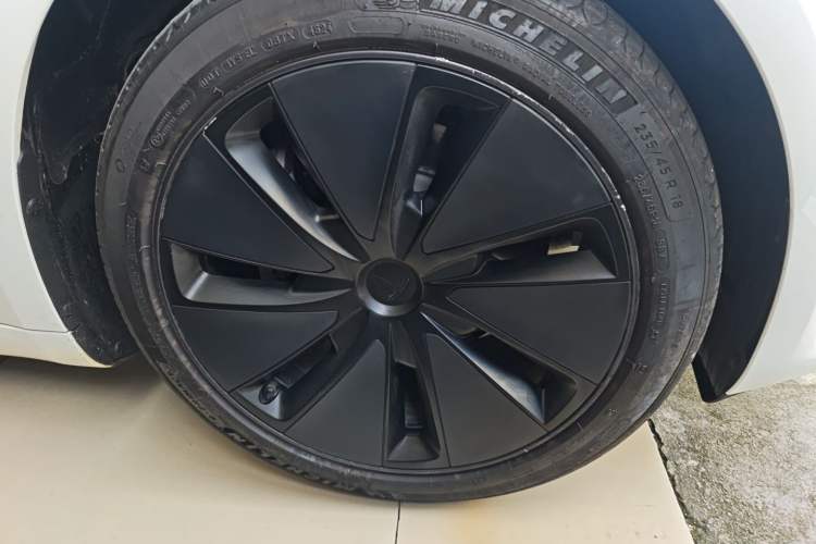 Used Tesla Model 3 2023 Rear-Wheel-Drive Version
