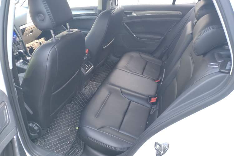 Used Volkswagen Golf 2015 1.6L Automatic Comfort Model
