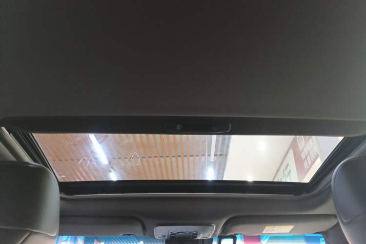 Used Toyota Avalon 2019 Dual-Engine 2.5L Luxury Edition China VI Standard
