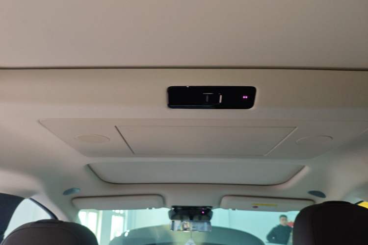 Used Li Auto MEGA 2024 Ultra Model