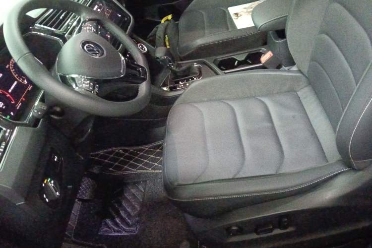 Used Volkswagen Tiguan L 2021 280TSI Automatic Two-Wheel Drive Smart Edition
