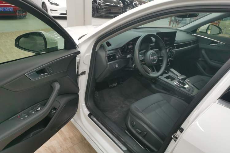 Used Audi A4L 2022 40 TFSI Luxury Prestige Edition