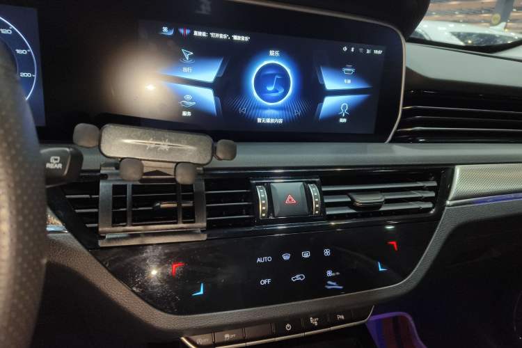 Used Hongqi HS5 2022 Revised Version 2.0T Smart Connect Flagship Edition
