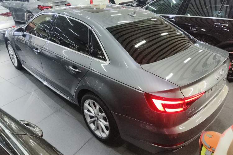 Used Audi A4L 2018 30th Anniversary Edition 40 TFSI Fashion Model
