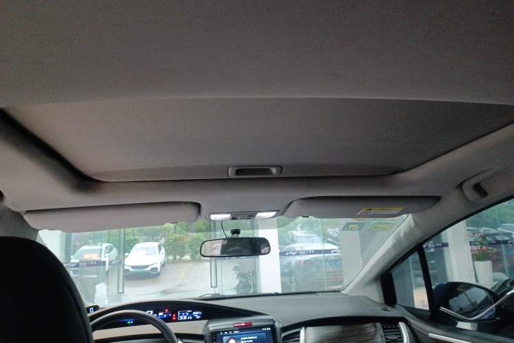 Used Honda Jade 2017 1.8L automatic Comfort version 5 seats
