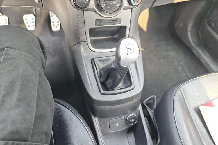 Used Ford Fiesta 2013 Hatchback 1.5L Manual Fashion Edition

