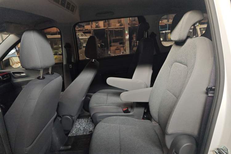 Used Wuling Hongguang New Energy 2025 Extended-Range Hybrid 50KM Comfort Version