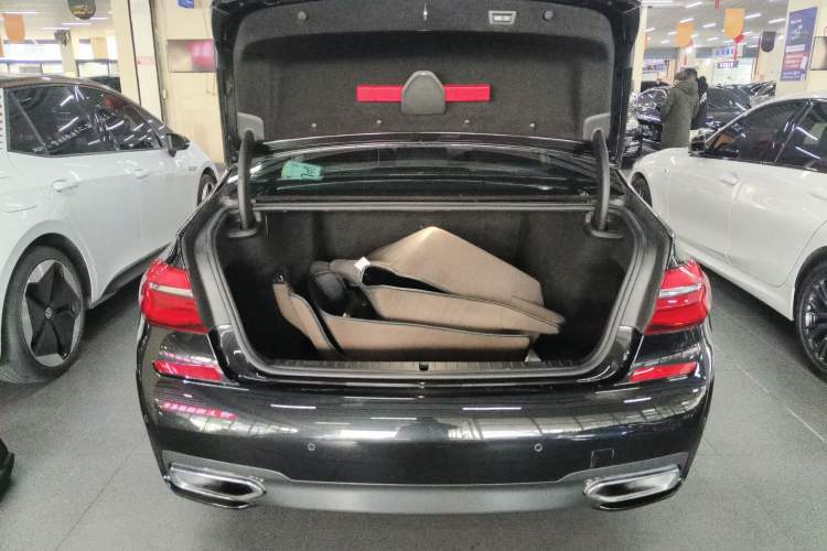 Used BMW 7 Series 2018 730Li Luxury Edition M Sport Package
