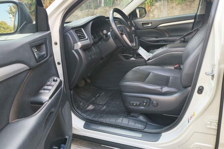 Used Toyota Highlander 2018 2.0T Four-Wheel Drive Prestige Version 7 Seats China V Emission Standard