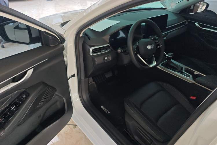 Used Geely Auto Emgrand 2025 4th Generation 1.5L CVT Luxury Version