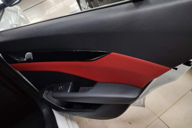 Used Dongfeng Aeolus Yixuan 2021 230T Automatic Zuiying Knight Edition
