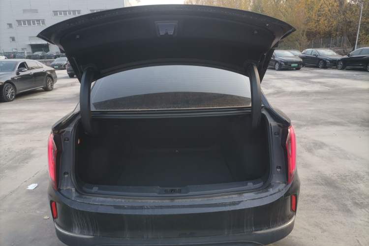 Used Hongqi E-QM5 2022 431 km Charge & Enjoy Edition
