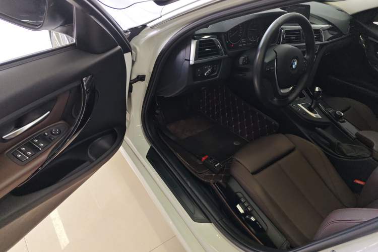 Used BMW 3 Series 2018 320Li Fashion Model
